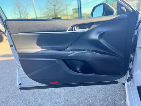 Used 2023 Toyota Camry SE image 12