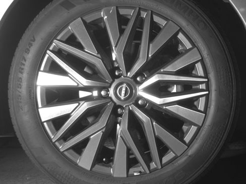 Used 2025 Nissan Altima 2.5 SV FWD image 13