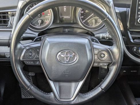 Used 2024 Toyota Camry SE image 12