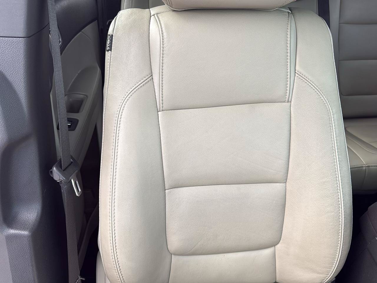 Used 2014 Ford Explorer XLT w/ Equipment Group 202A FWD image 10