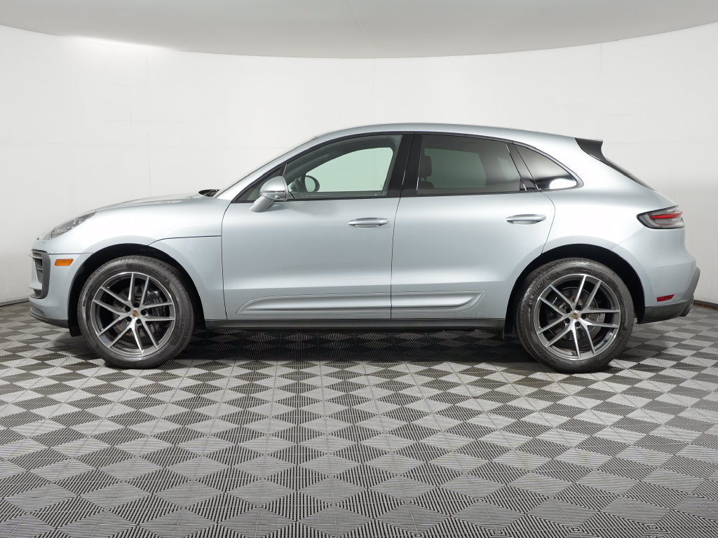 Certified 2025 Porsche Macan w/ Premium Package Plus AWD/4WD image 2