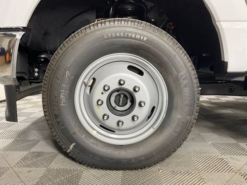 New 2026 Ford F350 XLT w/ XLT Premium Package AWD/4WD image 10