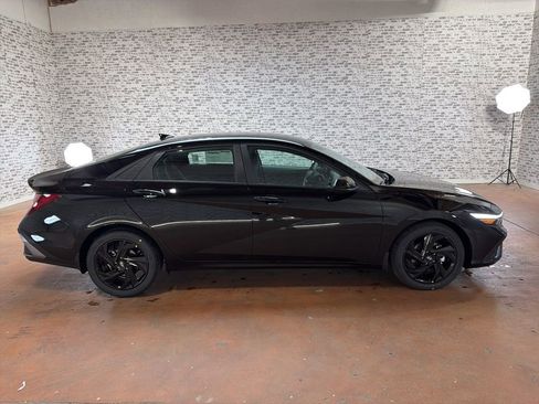 New 2026 Hyundai Elantra SEL Sport Premium FWD image 8