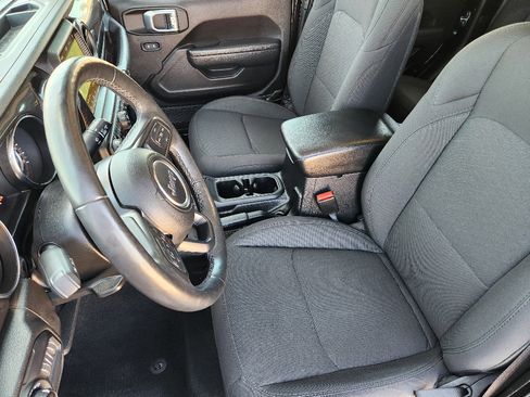 Used 2022 Jeep Gladiator Sport image 14