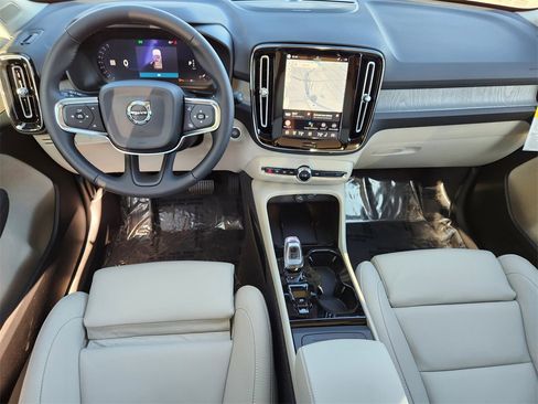 New 2026 Volvo XC40 B5 Ultra w/ Climate Package image 2