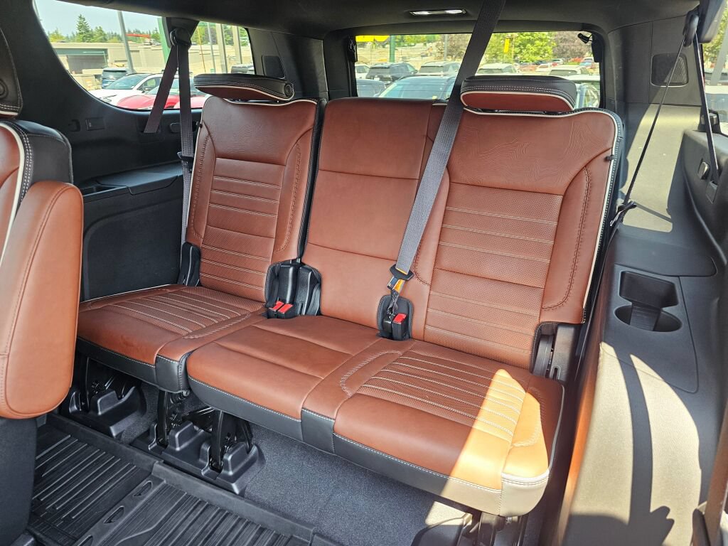 Used 2023 GMC Yukon XL Denali Ultimate AWD/4WD image 25