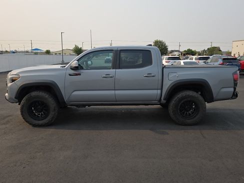 Used 2017 Toyota Tacoma TRD Pro AWD/4WD image 4