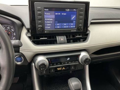 Used 2022 Toyota RAV4 XLE w/ XLE Grade Weather Package AWD/4WD image 16