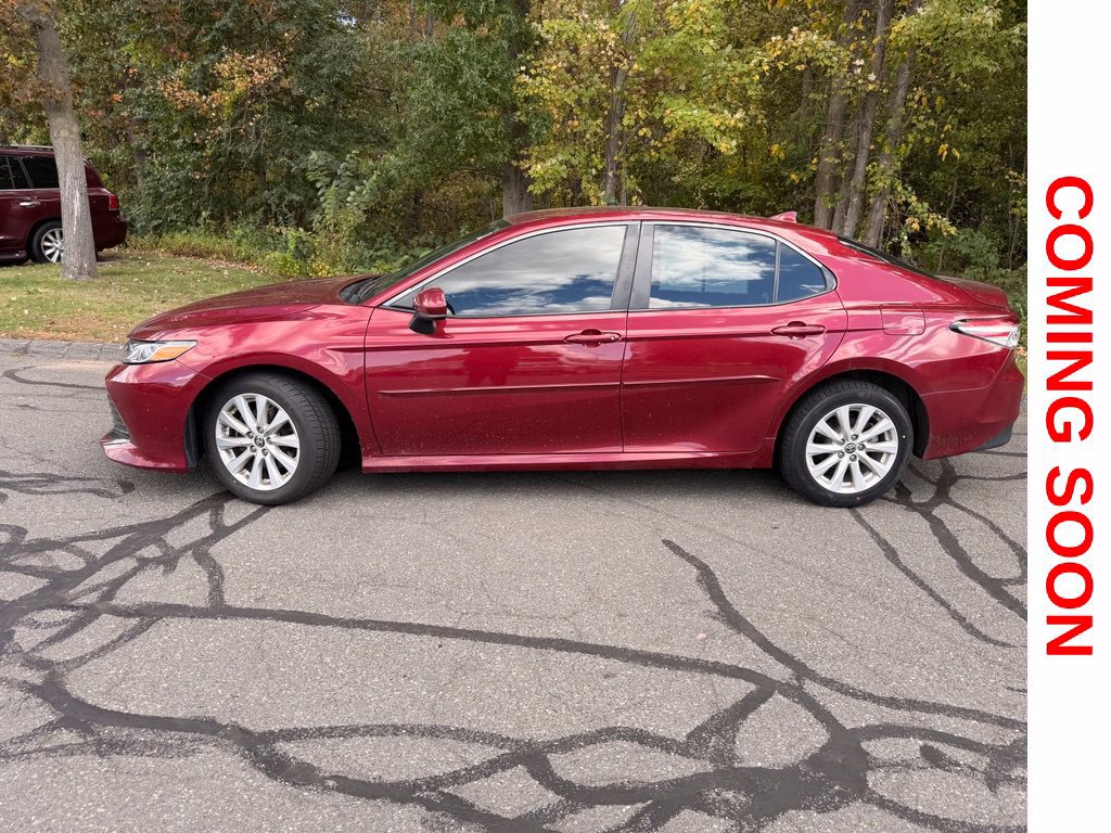 Used 2020 Toyota Camry LE FWD image 5