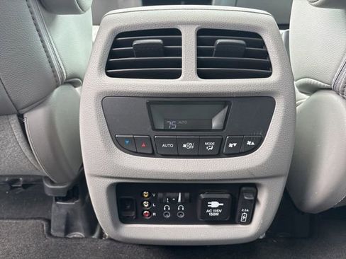 Used 2016 Honda Pilot Touring image 23