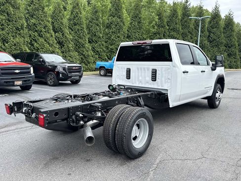 New 2026 GMC Sierra 3500 Pro AWD/4WD image 6