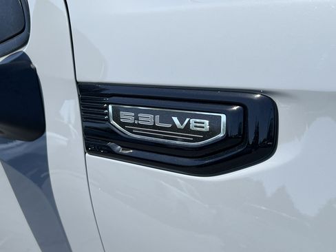 Used 2024 GMC Sierra 1500 Elevation w/ Elevation Premium Package AWD/4WD image 9