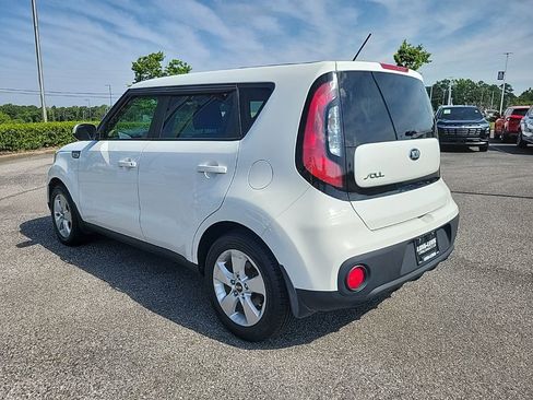 Used 2018 Kia Soul FWD image 4