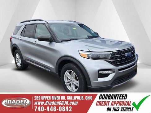 Used 2021 Ford Explorer XLT w/ Equipment Group 202A image 1