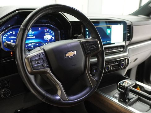 Used 2023 Chevrolet Silverado 1500 High Country w/ Technology Package AWD/4WD image 7