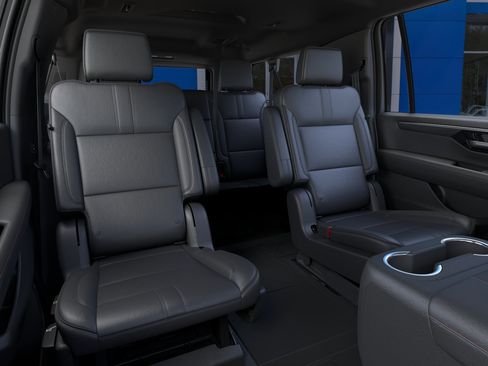 New 2026 Chevrolet Suburban RST AWD/4WD image 17