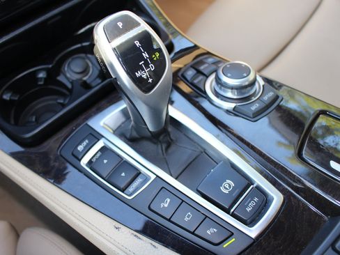 Used 2011 BMW 535i xDrive Sedan image 29