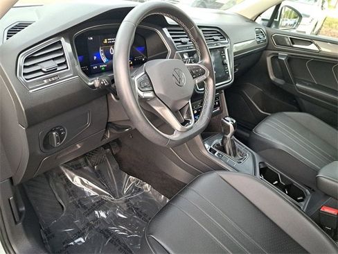 Certified 2023 Volkswagen Tiguan SE image 16