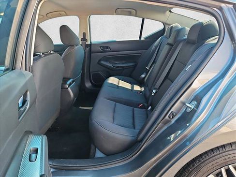 Used 2024 Nissan Altima 2.5 SV FWD image 18