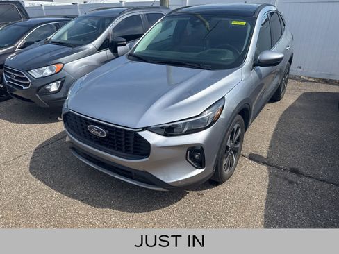 Used 2023 Ford Escape Platinum w/ Premium Technology Package AWD/4WD image 1
