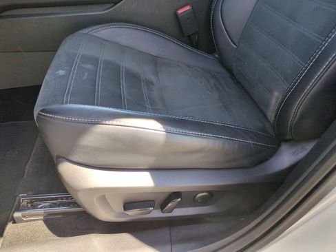 Used 2025 Mitsubishi Outlander SE AWD/4WD image 14
