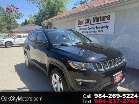 Used 2019 Jeep Compass Latitude w/ Popular Equipment Group AWD/4WD image 1