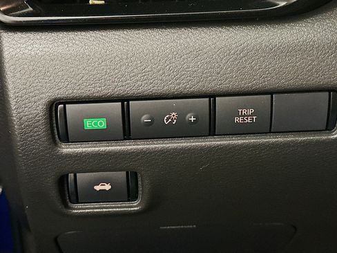 Used 2024 Nissan Sentra SV image 17