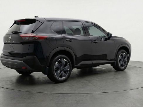 Used 2025 Nissan Rogue SV image 9