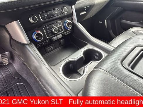 Used 2021 GMC Yukon SLT w/ SLT Premium Package image 13