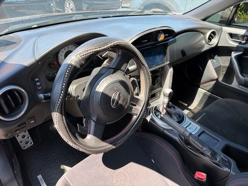 Used 2014 Scion FR-S RWD image 9