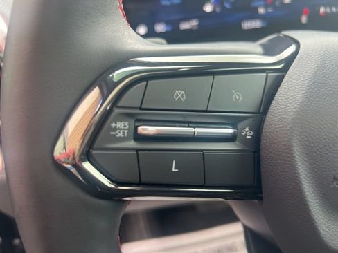 Used 2025 Chevrolet Equinox RS w/ Safety and Technology Package AWD/4WD image 19