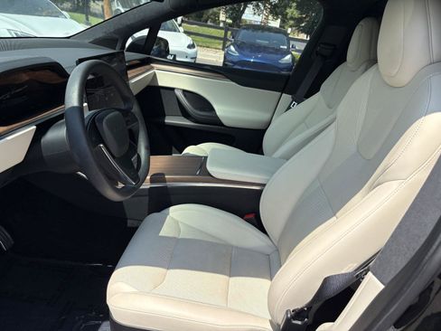 Used 2025 Tesla Model X AWD/4WD image 14