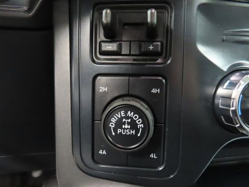 Used 2025 Ford F150 Lariat AWD/4WD image 48