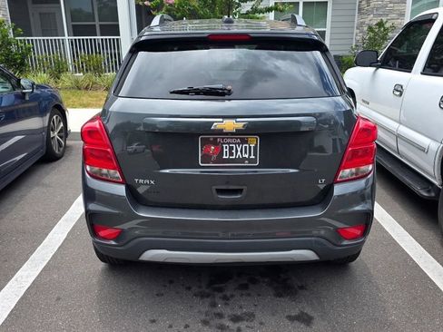 Used 2019 Chevrolet Trax LT w/ LT Convenience Package FWD image 6