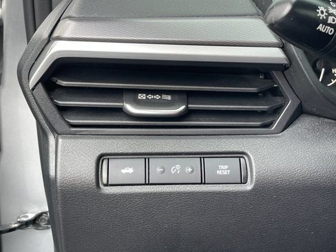 Used 2024 Nissan Altima 2.5 SR FWD image 29