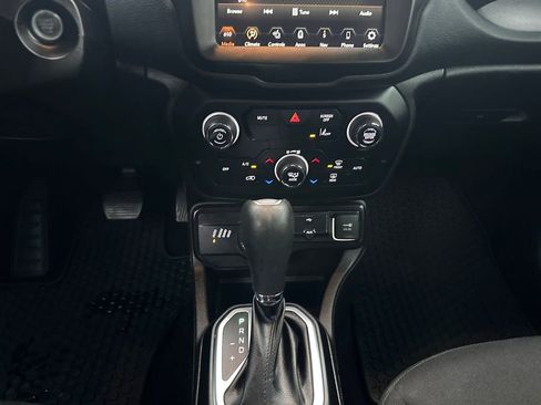 Certified 2023 Jeep Renegade Latitude w/ Premium Group image 13