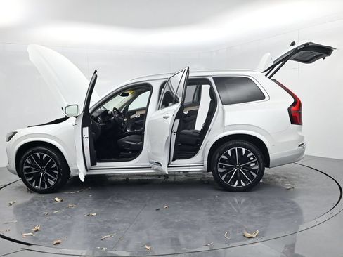 Used 2025 Volvo XC90 B5 Plus AWD/4WD image 70