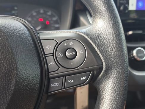 Used 2025 Toyota Corolla LE FWD image 21