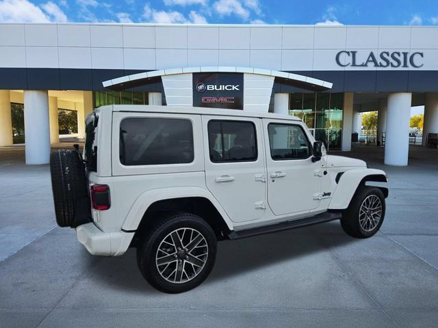 Used 2023 Jeep Wrangler Unlimited Sahara AWD/4WD image 8