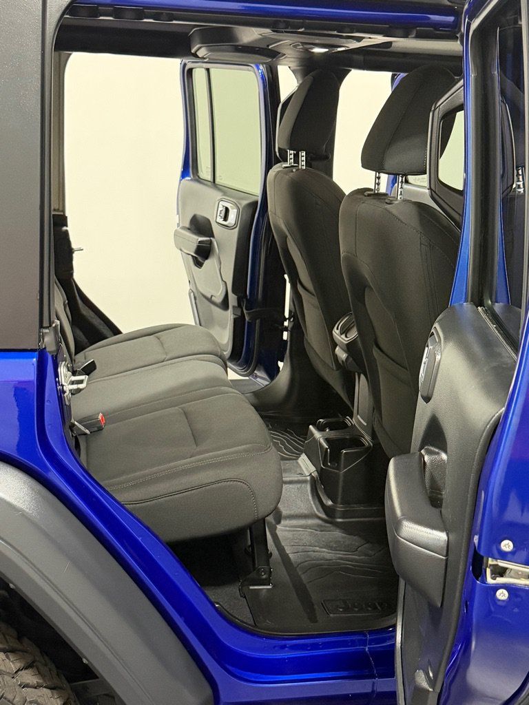 Used 2018 Jeep Wrangler Unlimited Sport S AWD/4WD image 10