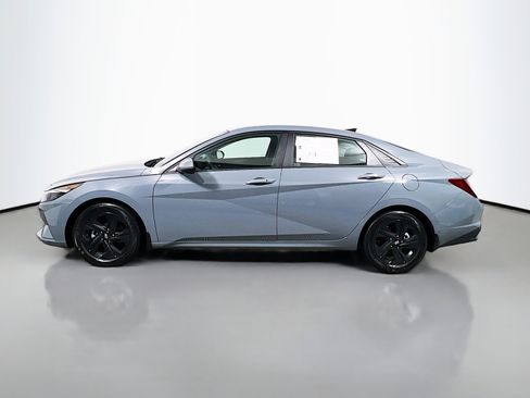 Used 2022 Hyundai Elantra SEL image 9