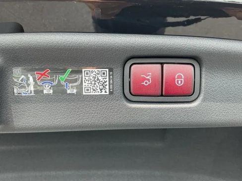 New 2025 Mercedes-Benz C 300 4MATIC Sedan image 47