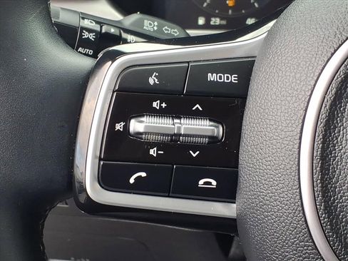 Used 2023 Kia Sorento SX image 12