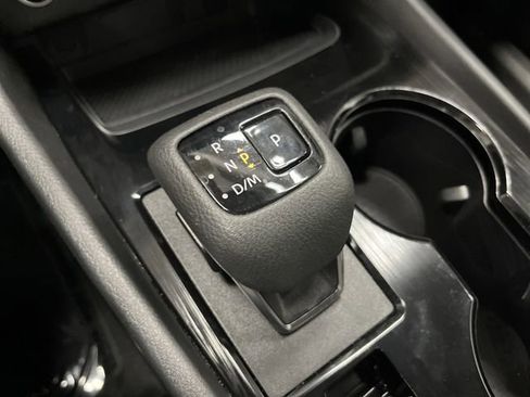 Used 2023 Nissan Rogue SV image 19