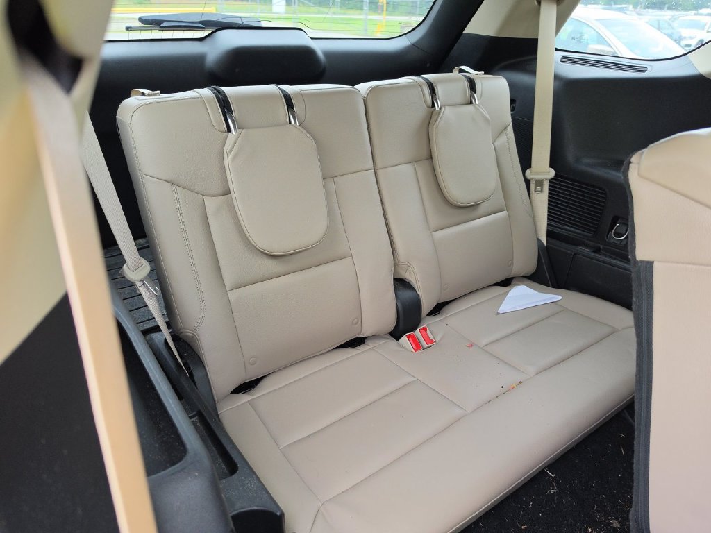 Used 2021 Ford Explorer Limited w/ Equipment Group 301A AWD/4WD image 7