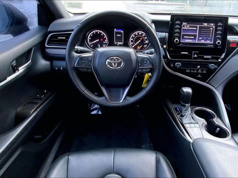 Used 2023 Toyota Camry SE image 6