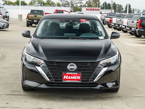 Used 2025 Nissan Sentra SV w/ Trunk Package FWD image 2