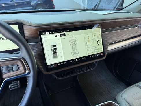 Used 2023 Rivian R1T Adventure image 22