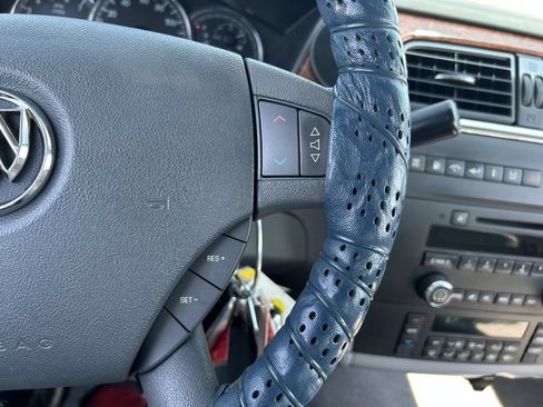 Used 2005 Buick LaCrosse CX w/ Silver Convenience Package FWD image 12