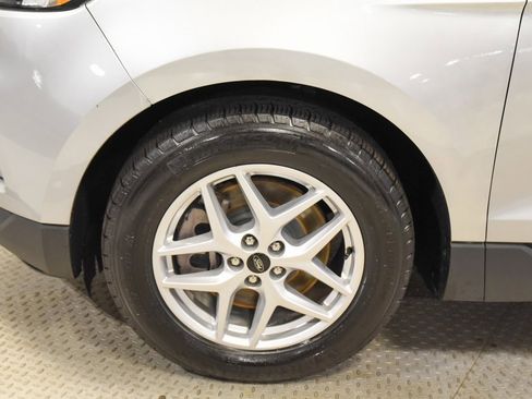 Used 2024 Ford Edge SEL image 13